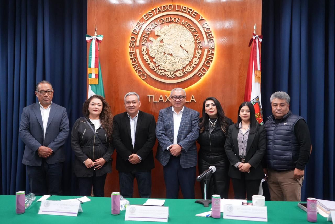 Se instala comisión organizadora para entrega de la presea '50 años por la educación al servicio del pueblo' 2024